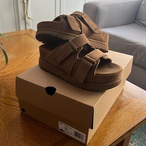Ugg goldenstar hi slide size 7